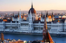 Венгрия предоставила украинцам стипендии на обучение