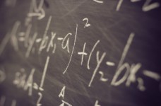Экзамены по математике станут двухуровневыми в 2021 году