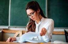 Как аттестоваться учителю, который преподает несколько предметов?