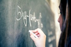 Нужно ли Украине использовать иностранные учебники?