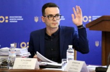 МОН будет устанавливать минимальную цену контракта в вузах