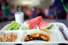 25% школьных меню не соответствует нормам питания