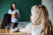 Все дети должны владеть украинским, - Новосад