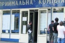 Количество выпускников школ равно количеству мест в вузах