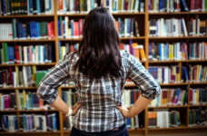 Студентам некоторых вузов задержали стипендии