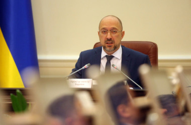 Премьер призвал ректоров не выселять студентов из общежитий