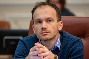 КМУ рекомендовал не увольнять работников