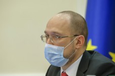 Премьер: расходы на образование максимально сохранены 