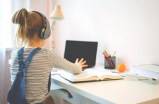 В Киеве изучат готовность учеников к онлайн обучению