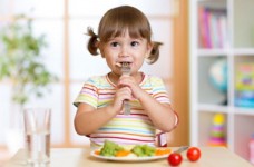 Как научить ребенка принципам здорового питания 