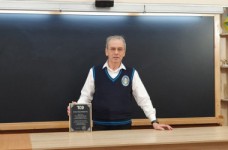 Учитель физики из Одессы получил серебряную кнопку YouTube