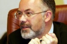 Табачник хочет вернуть в школы русскую литературу