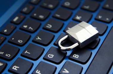 МОН просит помнить о кибербезопасности на онлайн уроках