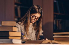 Вузы завершат учебный год дистанционно