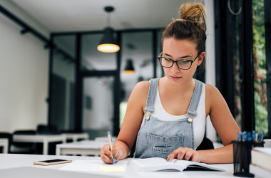МОН планирует провести вступительную кампанию максимально дистанционно