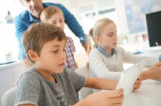 Украинские школы перейдут на электронные дневники 