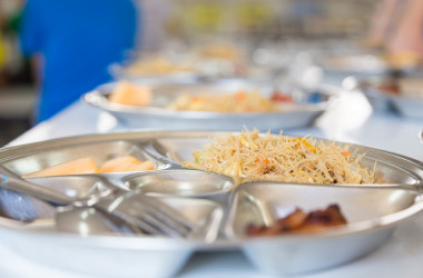 В МОН назвали школы, которые получат средства на пищеблоки