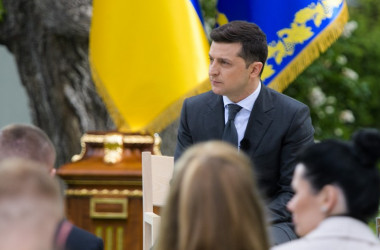 Президент: нам очень сложно найти министра образования