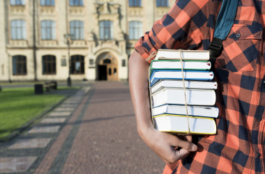 МОН официально изменило дату начала ЗНО