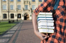 МОН официально изменило дату начала ЗНО