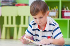 В Киеве продолжается прием документов в первые классы