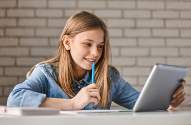 Задача системы - построение модели онлайн обучения, - Гурак