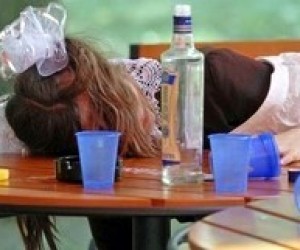 Рада отказалась ввести уголовную ответственность за продажу алкоголя детям