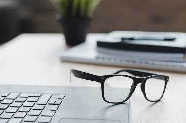 Профсоюз просит КМУ поднять зарплаты педагогов