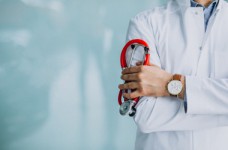 Учителя не должны платить за медосмотры, - омбудсмен