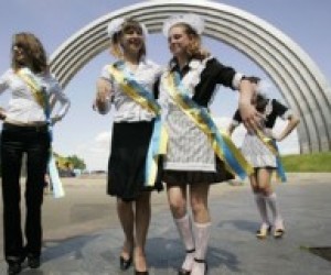 Сегодня и завтра в Украине последний звонок