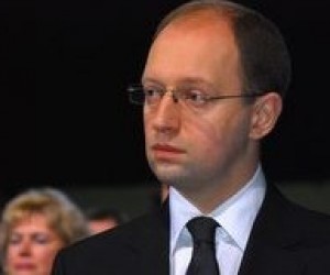 Яценюк призвал МОН не допустить злоупотреблений во время вступительной кампании-2010