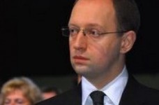 Яценюк призвал МОН не допустить злоупотреблений во время вступительной кампании-2010