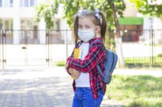 Школы выборочно будут проверять на соблюдение правил COVID-19