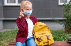 Две столичных школы переведены на дистанционное обучение