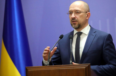 Шмыгаль говорит, что средняя зарплата должна быть 15 тысяч