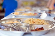 МОН напомнило школам о качестве питания детей