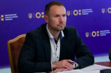 Украина просит помощи у ЕС для «смешанного» образования