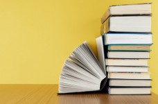 МОН решает проблему с украиноязычными учебниками