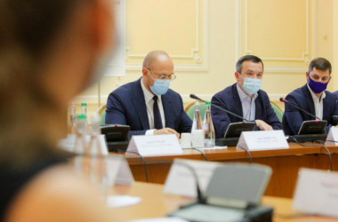 В правительстве говорят, что готовы помогать молодежи