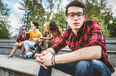 Предупреждать буллинг должна школа, - правозащитник