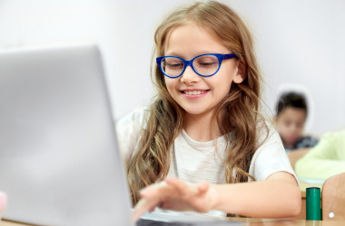 Школы вскоре смогут перейти на государственные э-дневники