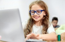 Школы вскоре смогут перейти на государственные э-дневники