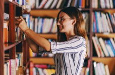 Гуманитарные профессии отойдут на второй план, - МОН