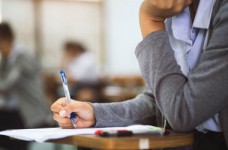 Как увеличатся зарплаты работников профобразования