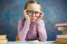 МОН просит учителей не перегружать детей