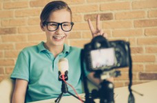 Молодежь приглашают к участию в конкурсе видеообращений