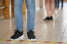 В Киеве COVID-19 болеют 670 педагогов