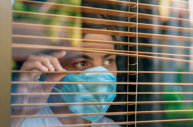 Больничный из-за самоизоляции: порядок оплаты