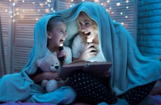 Хохотливое чтение и буккроссинг: как развить любовь к книге