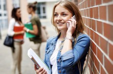 Комитет ВР не одобрил идею о запрете телефонов в школах